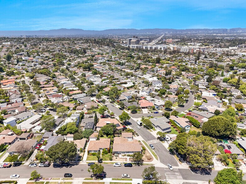 More Photos Of 7803 Flight Ave, Los Angeles Multifamily For Sale