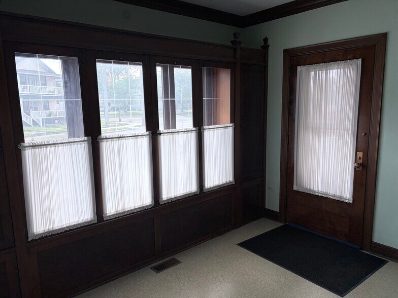 More Photos Of 1031 Columbus Ave, Sandusky Flex For Sale