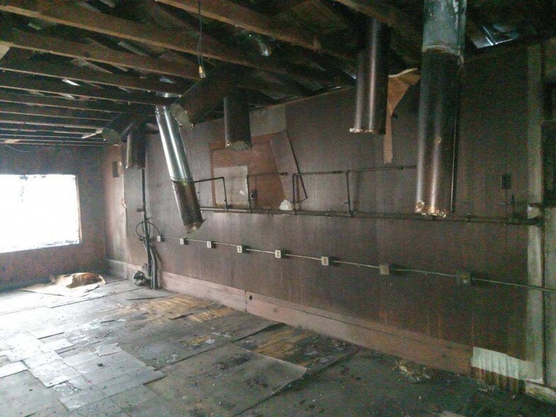 More Photos Of 11807 Main St, Fort Jones Storefront Retail Office For Sale