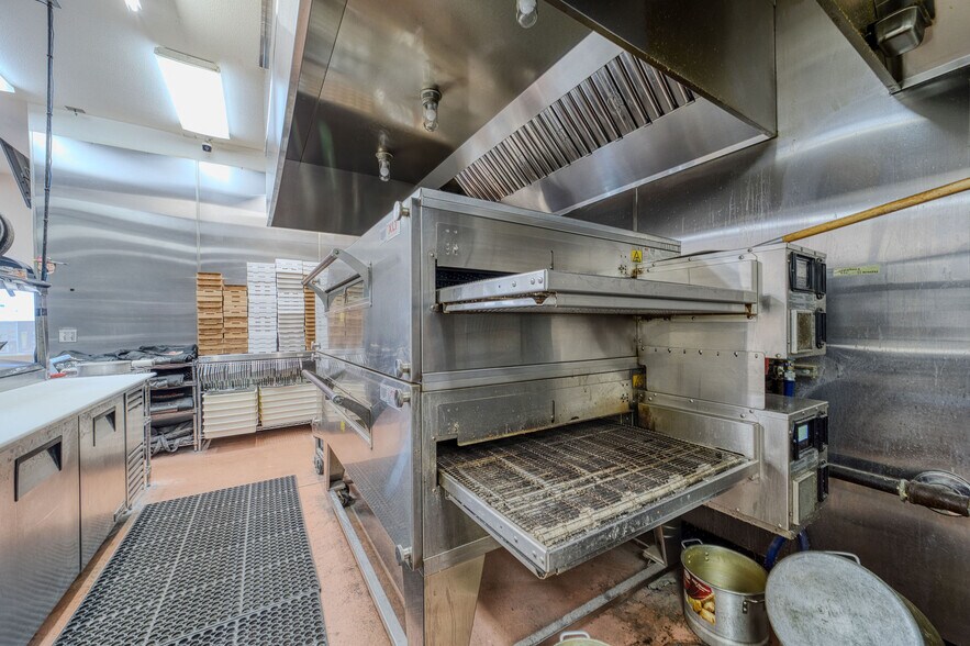 More Photos Of 832 Gemstone Ave, Bullhead City Restaurant For Sale