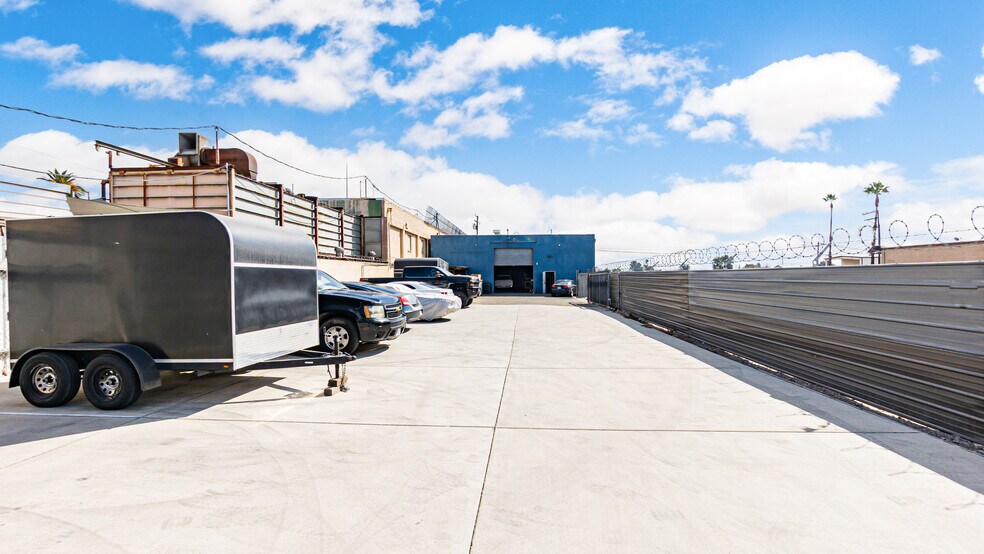 More Photos Of 280 S I St, San Bernardino Warehouse For Lease