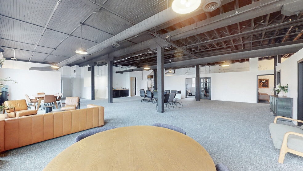 More Photos Of 2111 Center St, Cleveland Freestanding For Lease