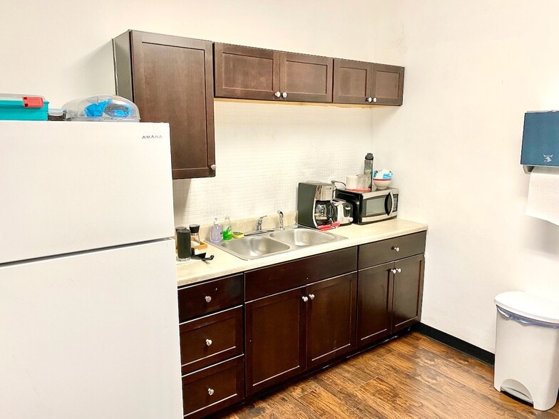 More Photos Of 2120 Washington Ave, Saint Louis Service For Lease