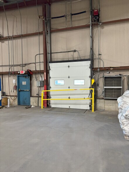 More Photos Of 146 Tower Dr, Middletown Manufacturing For Sale