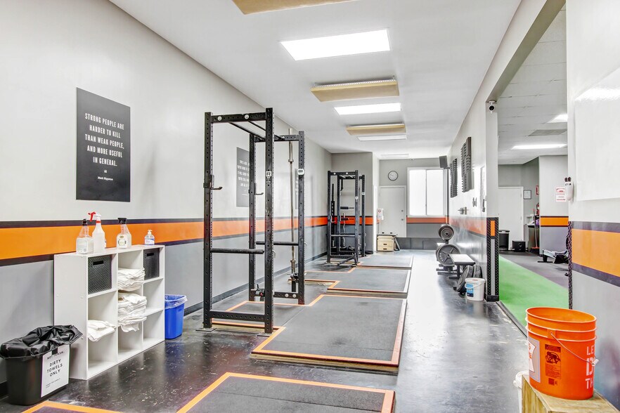 More Photos Of 6200 W Manchester Ave, Los Angeles Freestanding For Sale