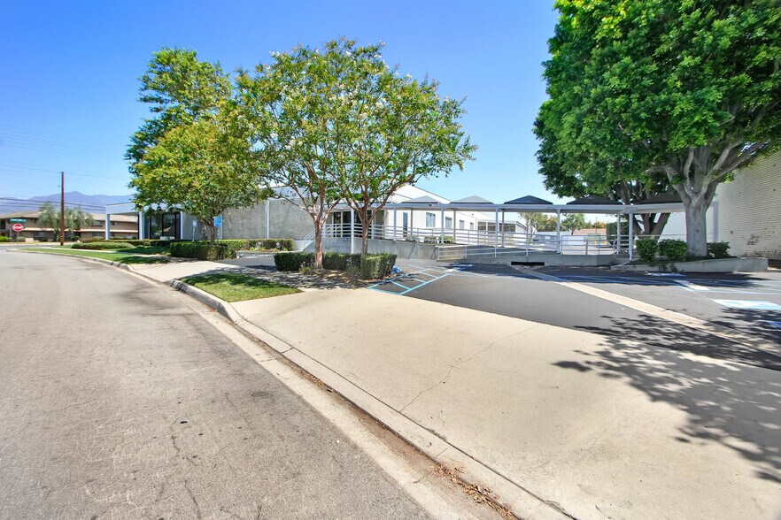 More Photos Of 400 E Live Oak Ave, Arcadia Office For Sale