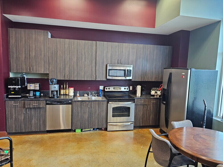 More Photos Of 10610 Metromont Pky, Charlotte Office For Lease