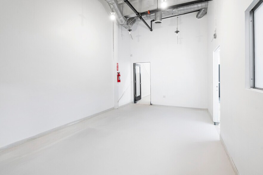 More Photos Of 3238 Union Pacific Ave, Los Angeles Industrial For Lease