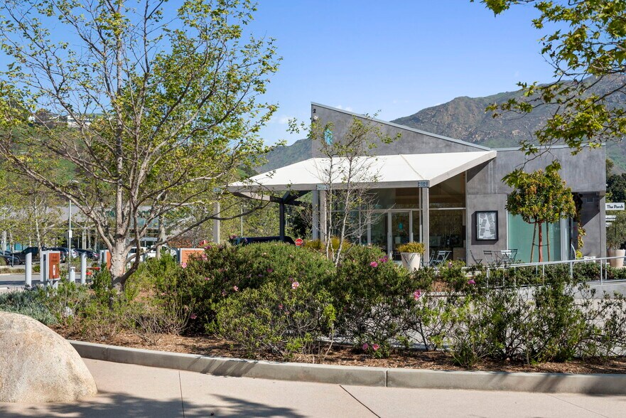 More Photos Of 23401 Civic Center Way, Malibu Restaurant For Lease