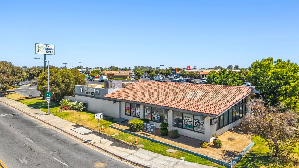 More Photos Of 1101 Country Club Dr, Madera Restaurant For Sale