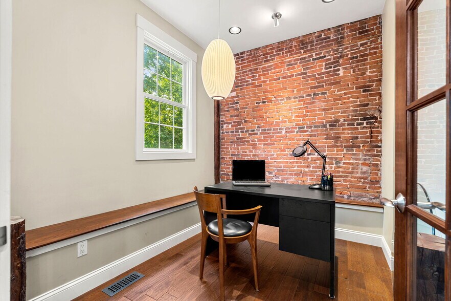 More Photos Of 8 Essex St, Salem Office For Sale