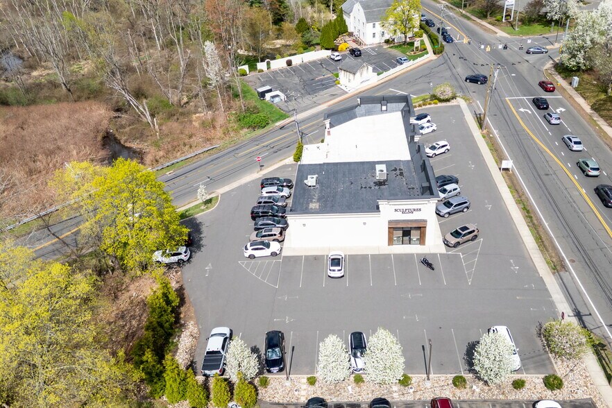 More Photos Of 474 N Main St, Southington Storefront For Lease