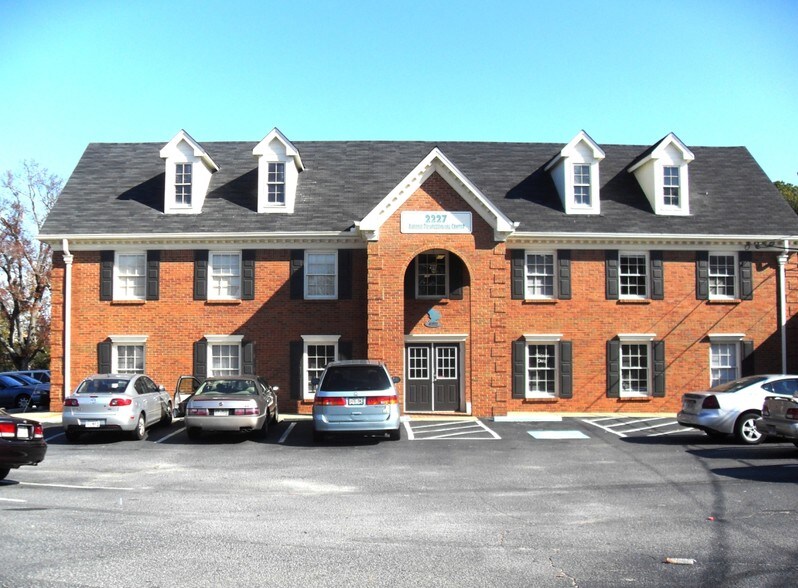 Primary Photo Of 2227 Idlewood Rd, Tucker Medical For Lease