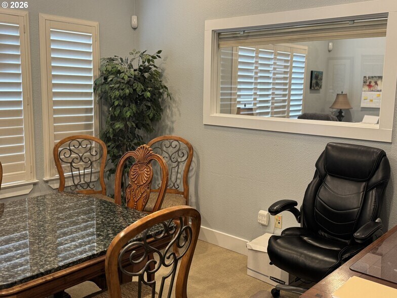 More Photos Of 937 Chetco Ave, Brookings Office Residential For Sale