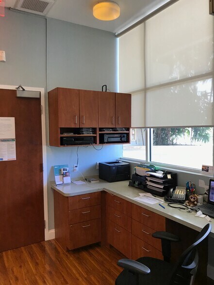 More Photos Of 30 W Mashta Dr, Key Biscayne Medical For Lease