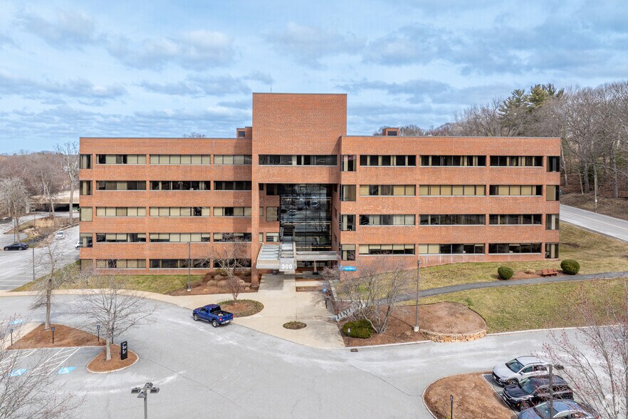 More Photos Of 300 Unicorn Park Dr, Woburn Office For Lease