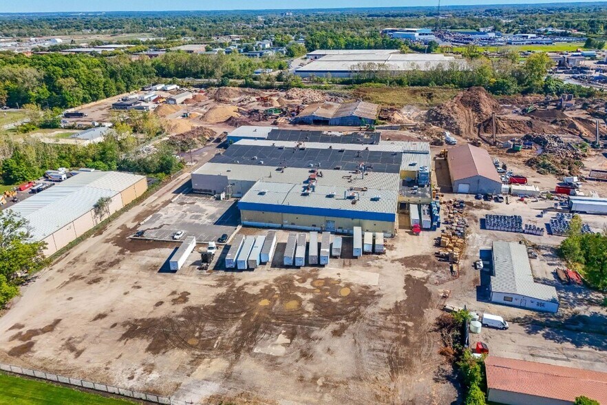 More Photos Of 2100 Advance Ave, Columbus Manufacturing For Lease