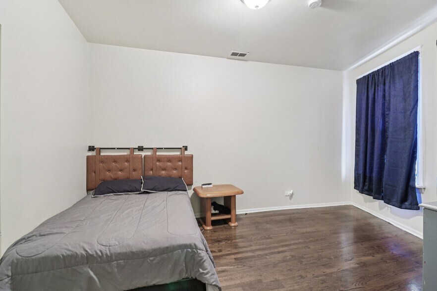 More Photos Of 417-421 Lake St, Maywood Storefront Retail Residential For Sale