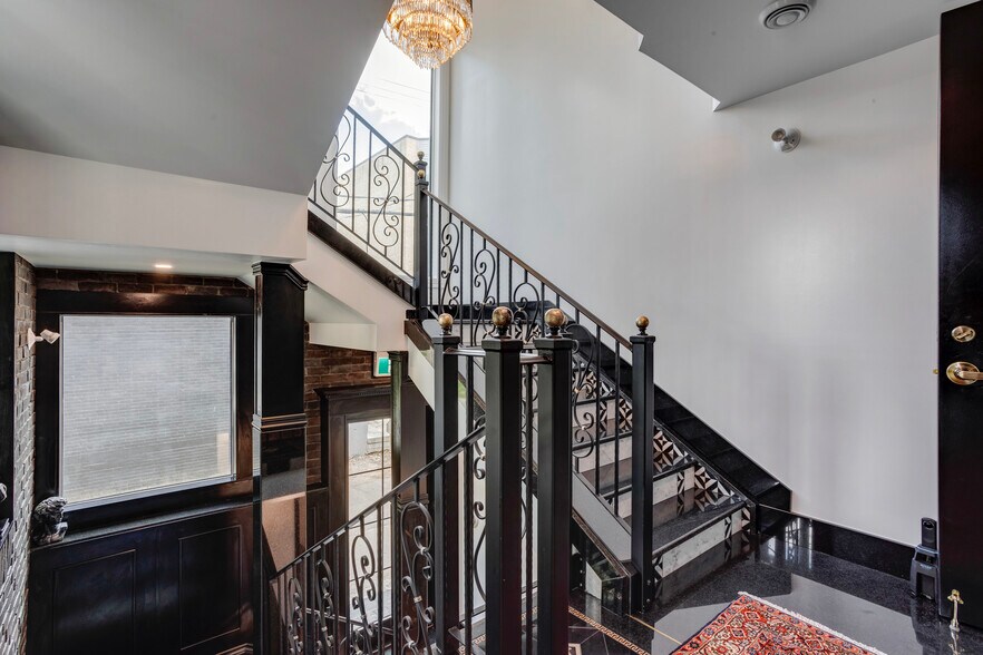 More Photos Of 11833 102 Ave NW, Edmonton Medical For Sale