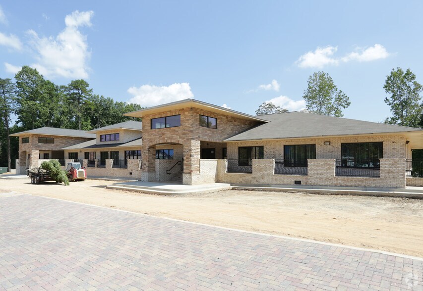 More Photos Of 1314 E Cobb Dr, Marietta Office For Lease