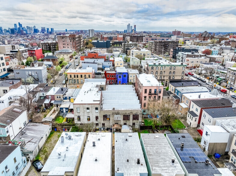 More Photos Of 216-220 19th St, Union City Manufacturing For Lease