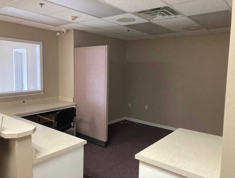 More Photos Of 1036 W Main St, Dothan Light Manufacturing For Sale