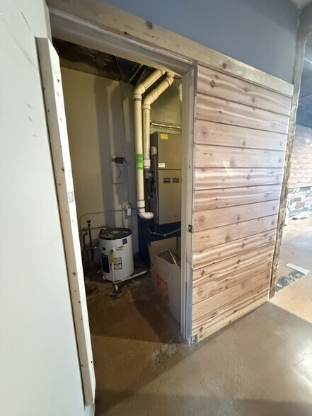 More Photos Of 2758 Coolidge Hwy, Berkley Storefront For Sale