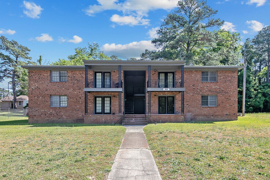 Primary Photo Of 817 Ridge Rd, Fayetteville Apartments For Sale