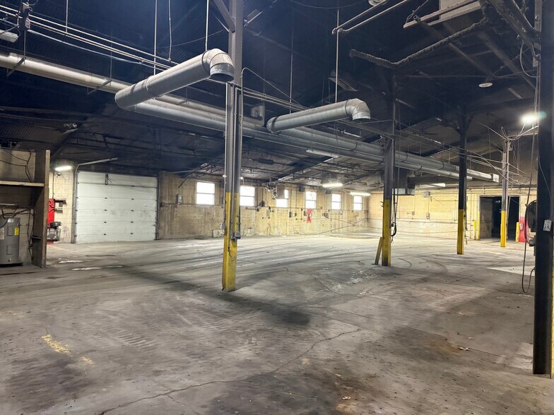 More Photos Of 1345 Henry St, Huntington Manufacturing For Sale