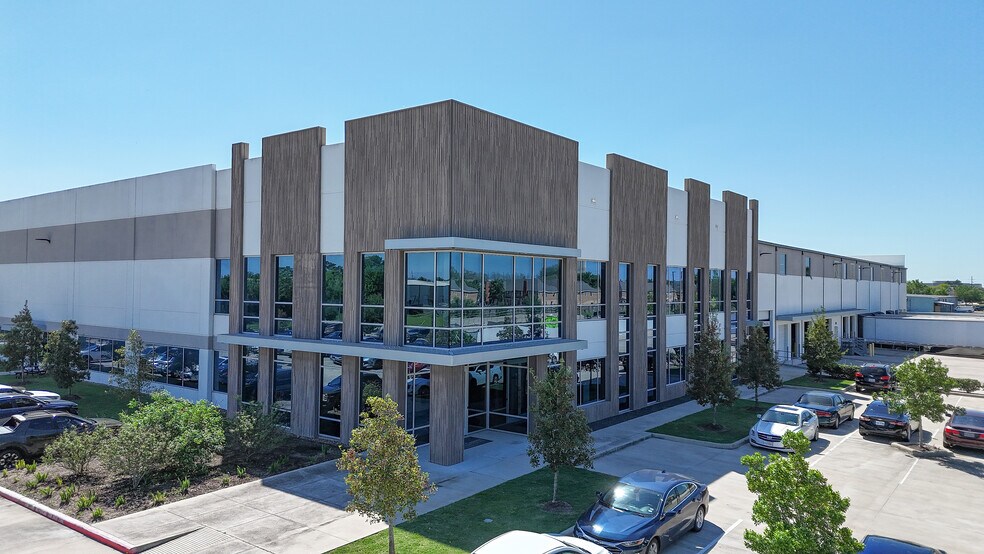 Primary Photo Of 10101 Fountaingate Dr, Stafford Industrial For Sale