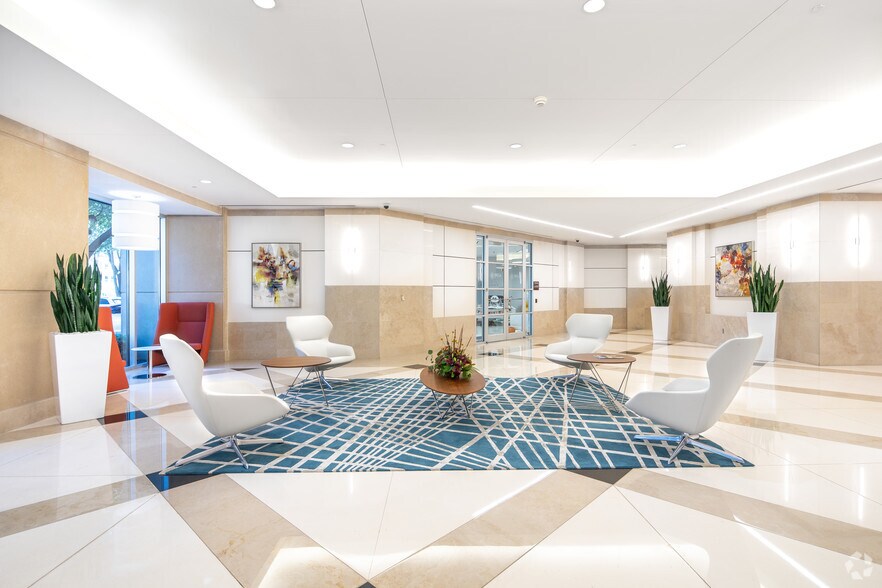 More Photos Of 15601 Dallas Pky, Addison Office For Lease
