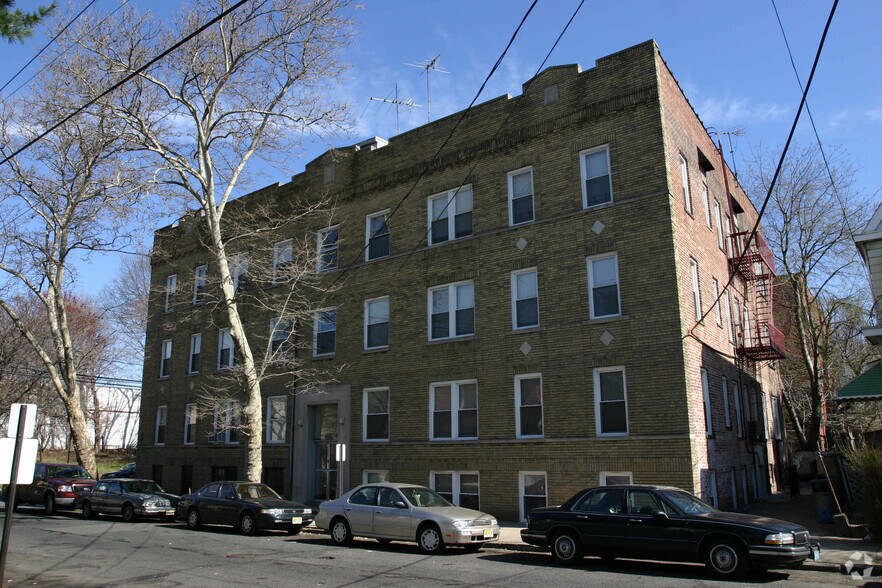 Primary Photo Of 66 Olympic Ter, Irvington Apartments For Sale