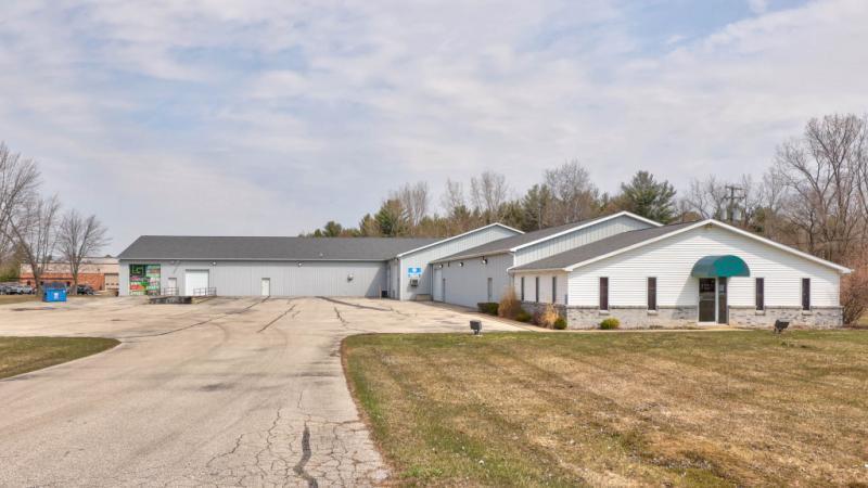 Primary Photo Of 1065 E Huron Ave, Tuscola Warehouse For Sale