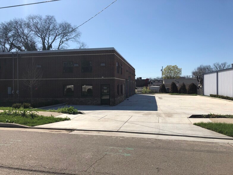 More Photos Of 2849 Logan St, Nashville Light Manufacturing For Lease