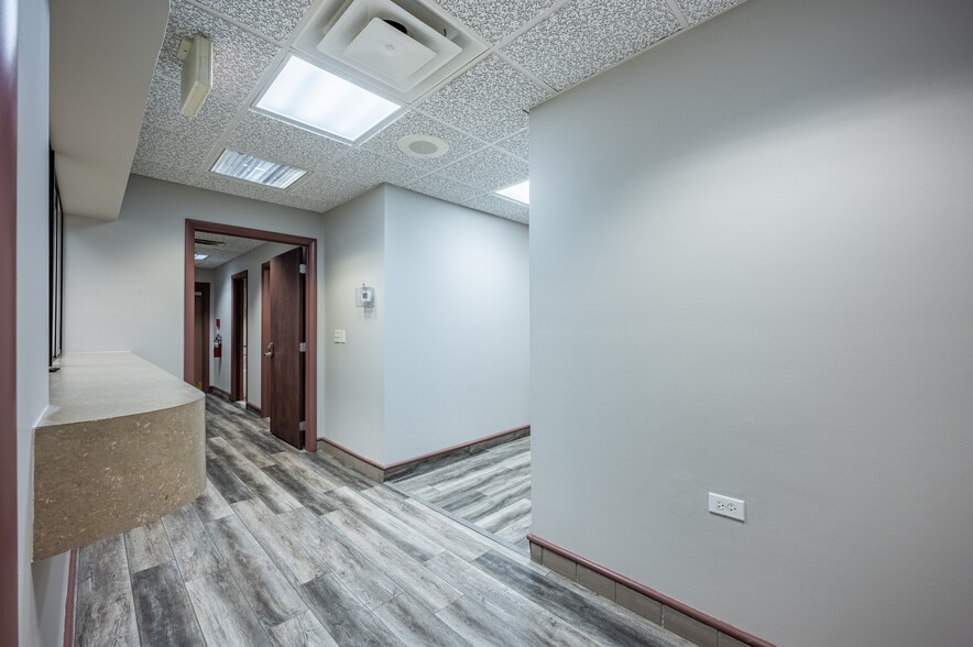 More Photos Of 801 N Bay st, Eustis Medical For Sale