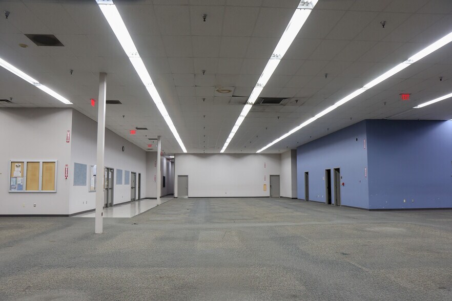 More Photos Of 3943 Highway 90, Pascagoula General Retail For Sale