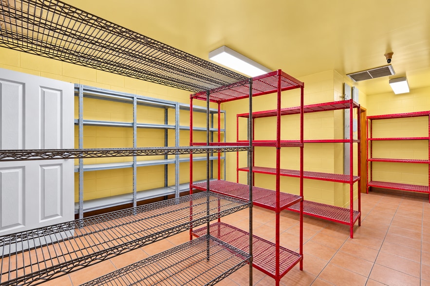 More Photos Of 8136 Lankershim Blvd, North Hollywood Warehouse For Sale