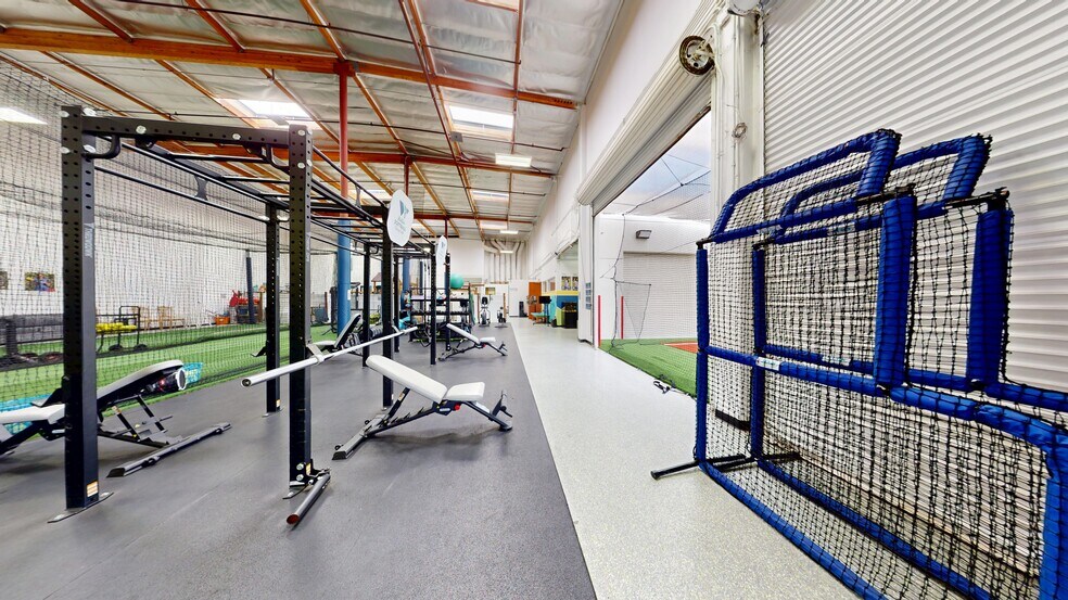 More Photos Of 1000 Calle Amanecer, San Clemente Light Manufacturing For Sale