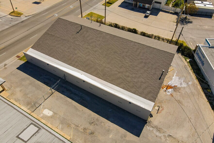 More Photos Of 1627 S Hillside St, Wichita Freestanding For Sale