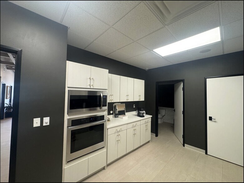 More Photos Of 4908 Lexington Sq, Amarillo Office For Sale