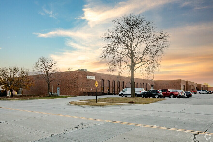 More Photos Of 2075-2185 Estes Ave, Elk Grove Village Warehouse For Lease
