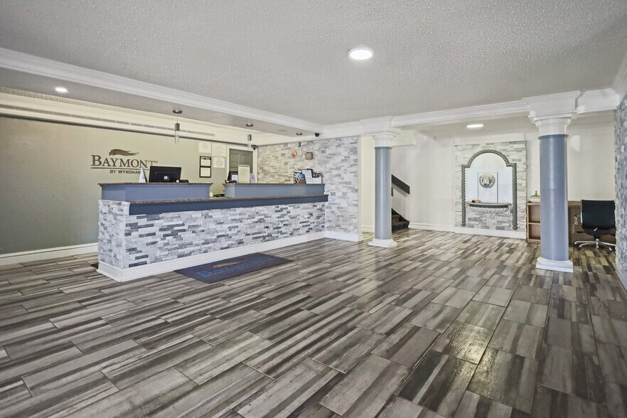 More Photos Of 601 Avenue Q, Lubbock Hotel For Sale