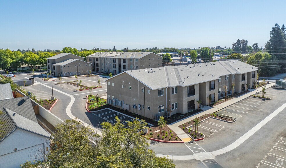 More Photos Of 2531 W Rumble Rd, Modesto Apartments For Sale