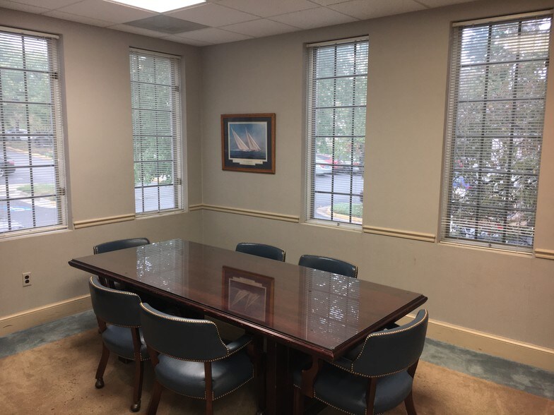 More Photos Of 3923 Blenheim Blvd, Fairfax Medical For Sale