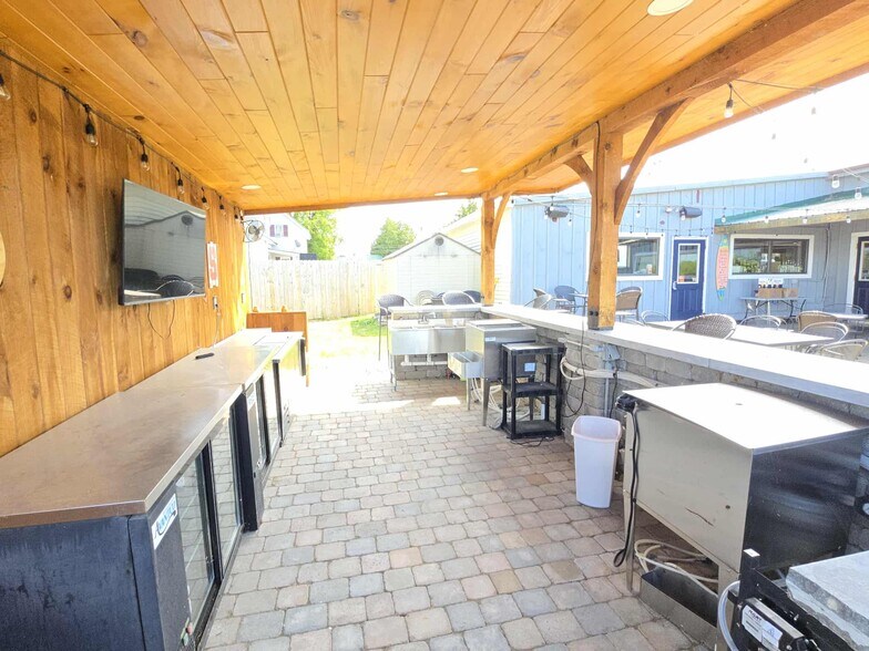 More Photos Of 1702 Ford St, Ogdensburg Specialty For Sale