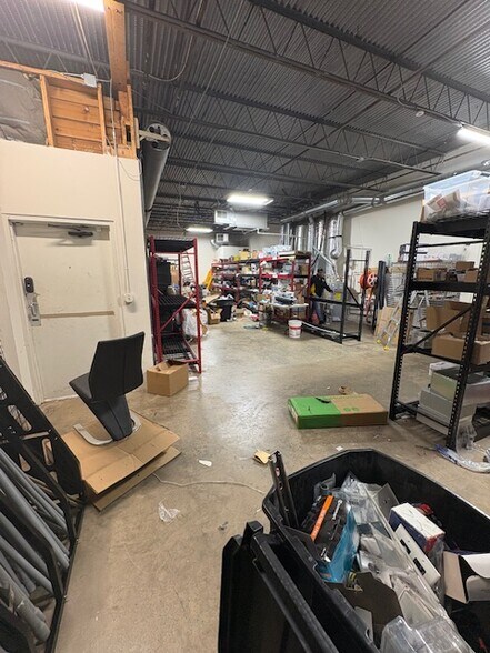 More Photos Of 4025 Pleasantdale Rd, Doraville Light Distribution For Lease