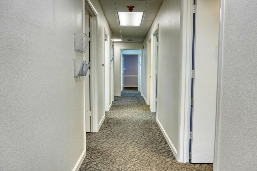 More Photos Of 2477 Stickney Point Rd, Sarasota Medical For Sale