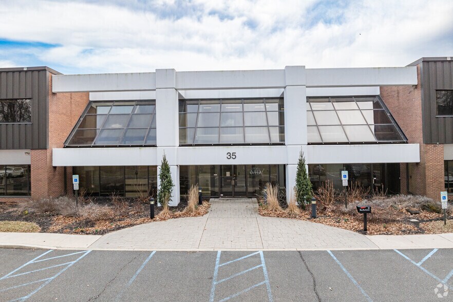 More Photos Of 35 Technology Dr, Warren Office For Lease