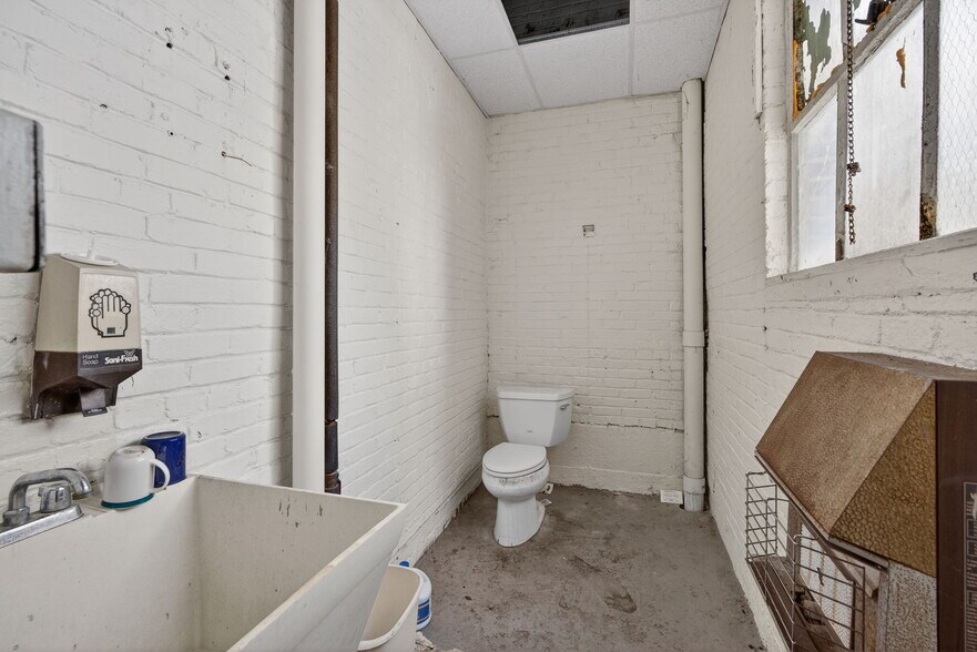 More Photos Of 747-763 Pittston St, Allentown Warehouse For Sale