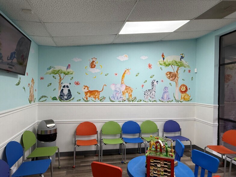 More Photos Of 6442-6450 Broadway Blvd, Garland Medical For Sale